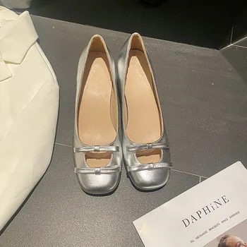 Модные дизайнерские туфли Мэри Джейн с серебряным бантом 2023, Летние женские туфли-слипоны на среднем каблуке, Элегантные вечерние женские туфли-лодочки с квадратным носком